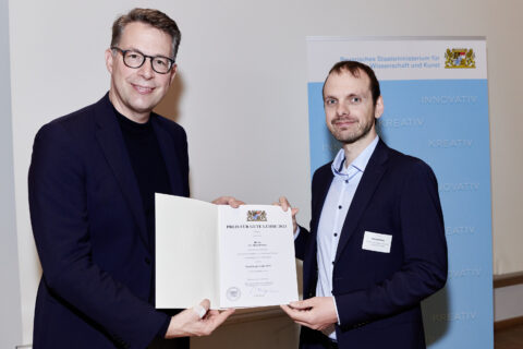 Towards entry "Marcel Bartz awarded prize for good teaching by the Free State of Bavaria"